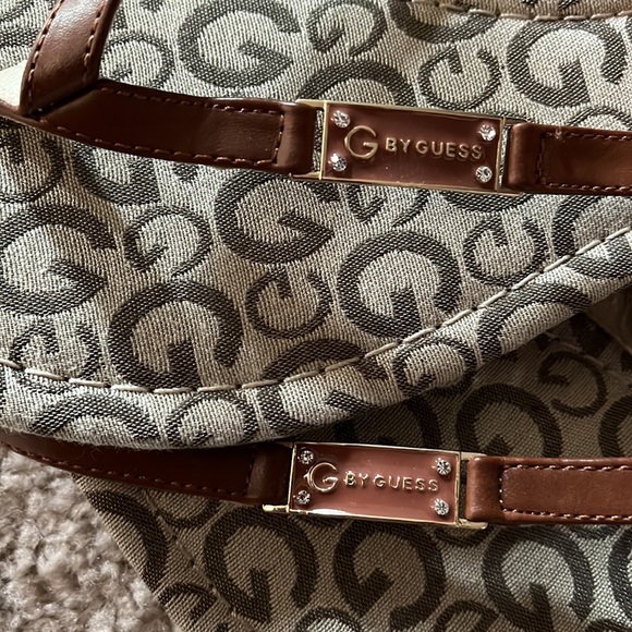 G by Guess Flip flops - Picture 3 of 5